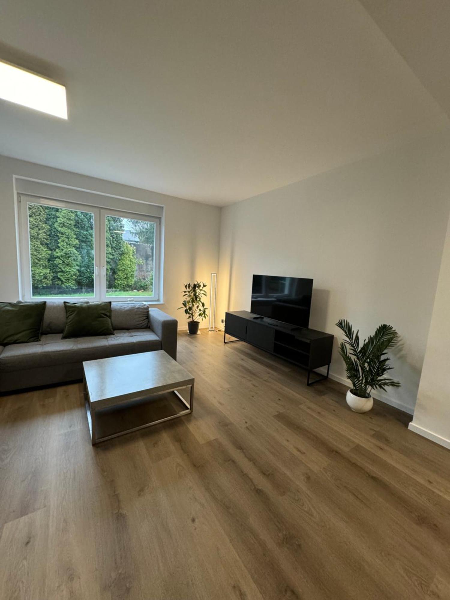 Haus Mit Garten - Kingbett - Wifi - Parkplatz Essen Buitenkant foto