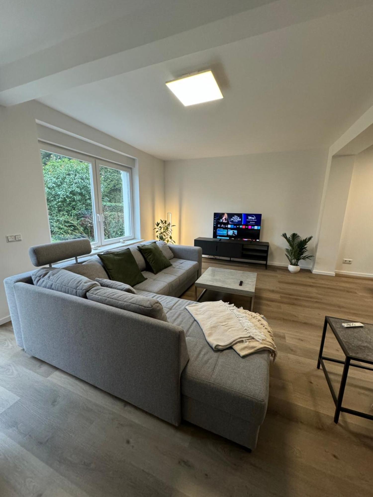 Haus Mit Garten - Kingbett - Wifi - Parkplatz Essen Buitenkant foto