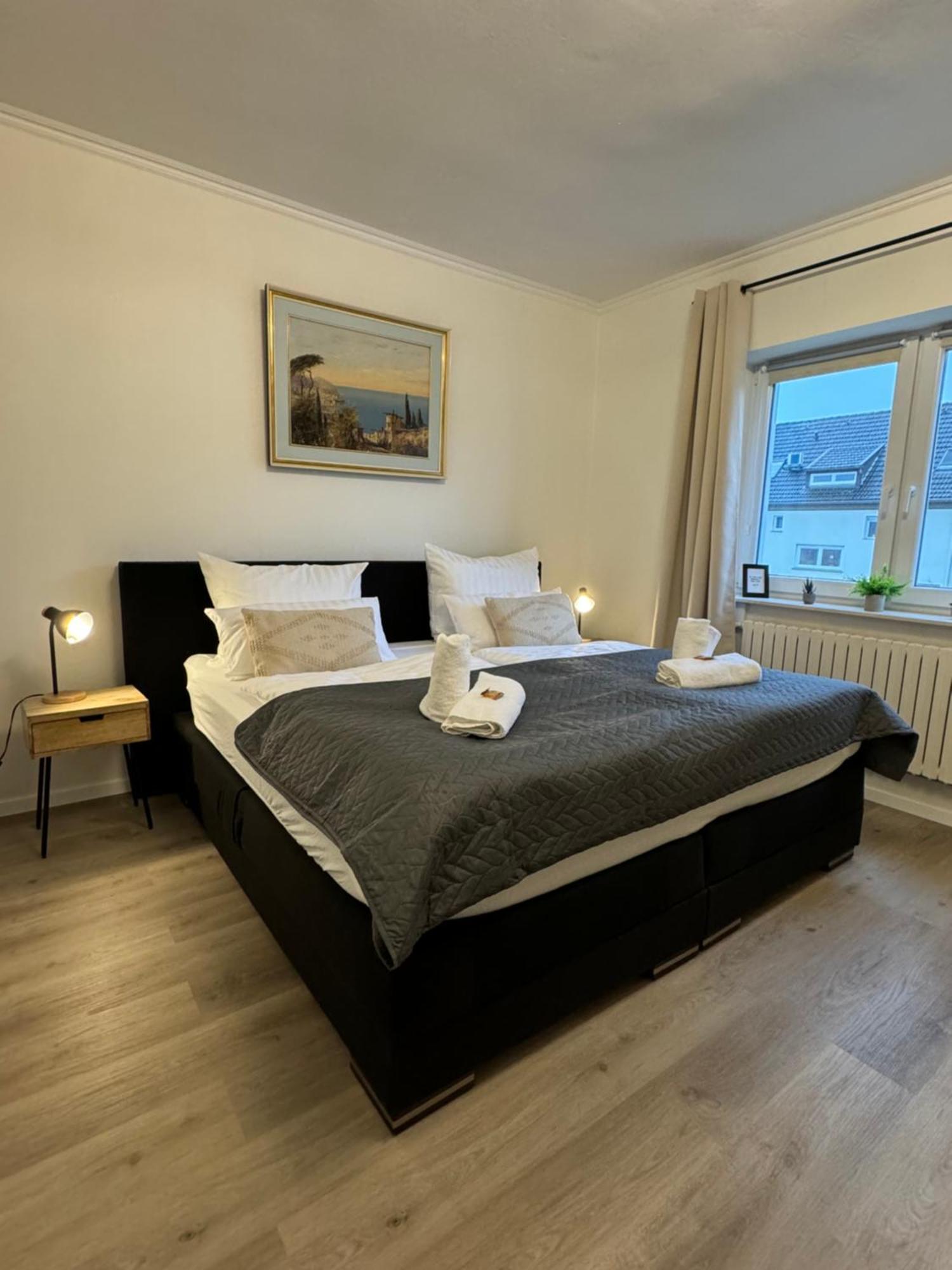 Haus Mit Garten - Kingbett - Wifi - Parkplatz Essen Buitenkant foto