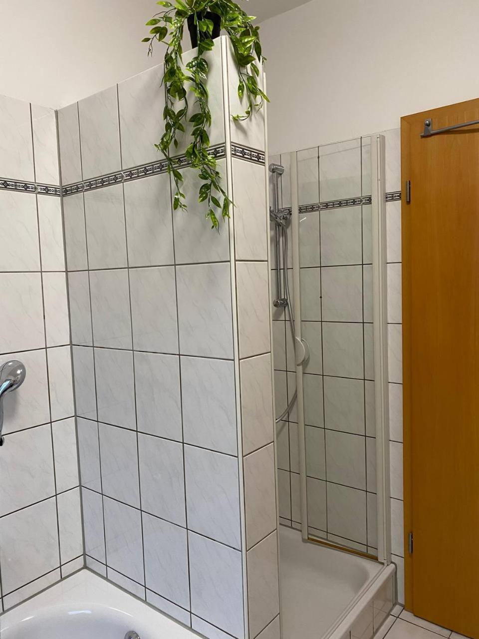 Haus Mit Garten - Kingbett - Wifi - Parkplatz Essen Buitenkant foto
